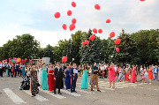 Во всех школах Тбилисского района 23 июня 2015 года прошли выпускные вечера. Стартом праздника стало шествие выпускников по улице Первомайской